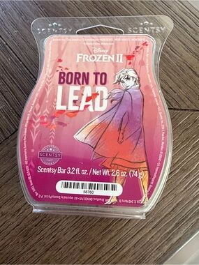 Scentsy Disney Frozen II Born To Lead wax bar featuring Ana